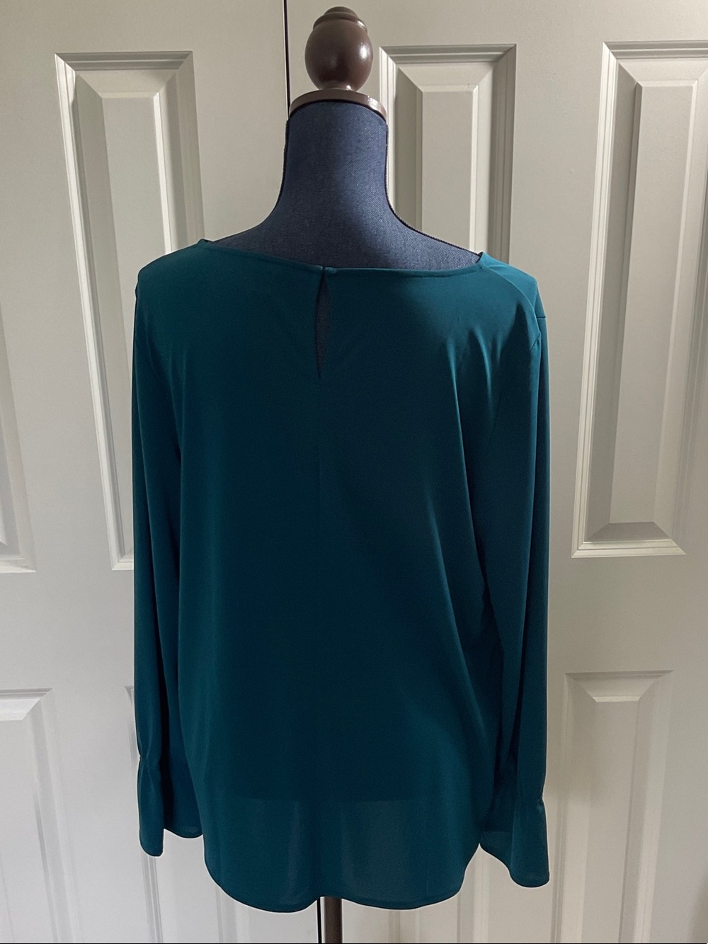 Ann Taylor flare sleeve top - Picture 3 of 6